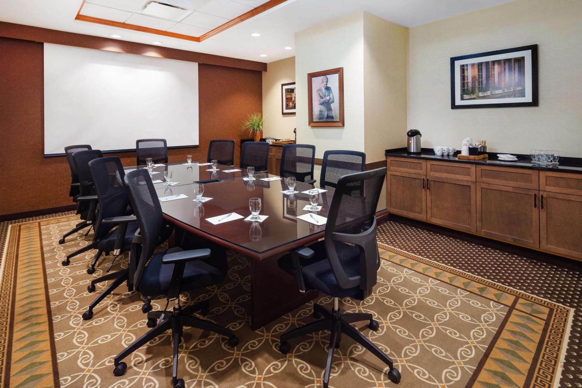 Hilton Garden Inn Montreal Centre-Ville Luaran gambar