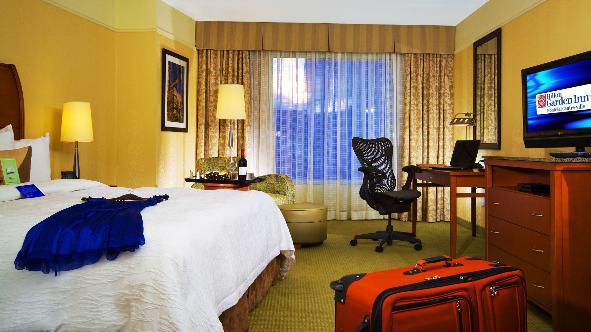 Hilton Garden Inn Montreal Centre-Ville Luaran gambar